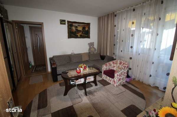 Vând apartament 2 camere în Hunedoara, zona Micro1-Parc Central, 47mp