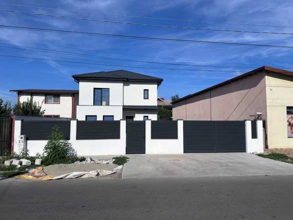 Vând casă parter + etaj