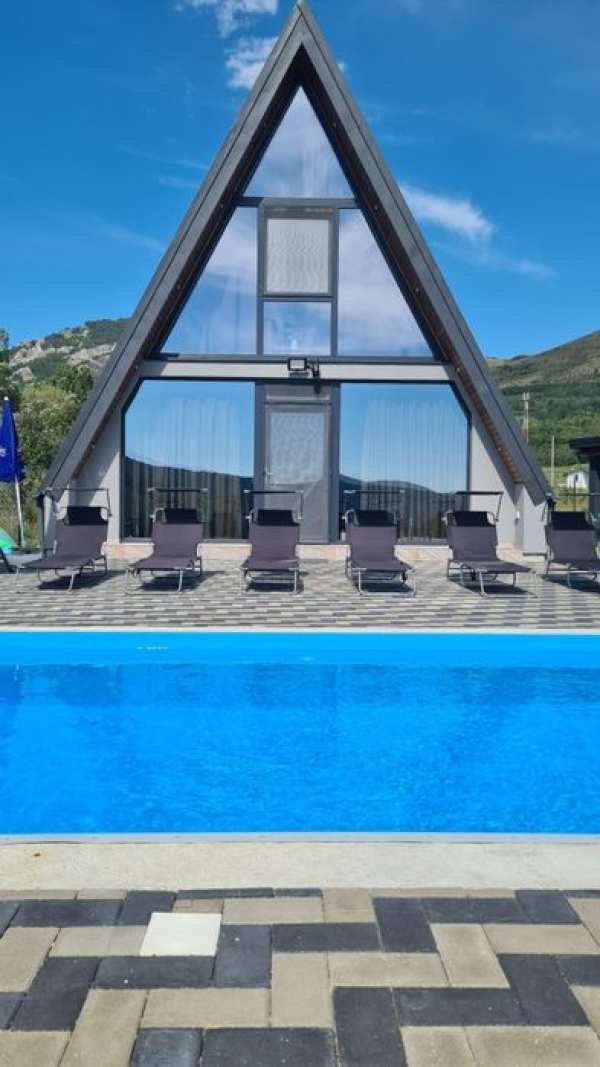 Cabană de închiriat în Izvoarele(Rimetea, Colțești)