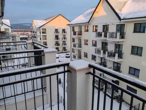 Garsoniera noua, mobilata si utilata, proprietar