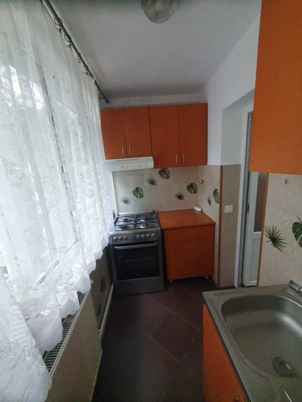 Vand apartament Onesti 2 camere