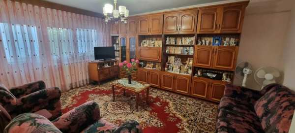 Vind apartament 4 camere et 4 din 4