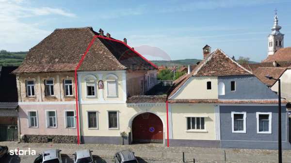 Casă cu istorie în inima Dumbrăveniului – 15 min. de Sighisoara!