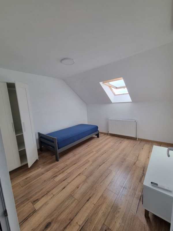 Cameră de închiriat