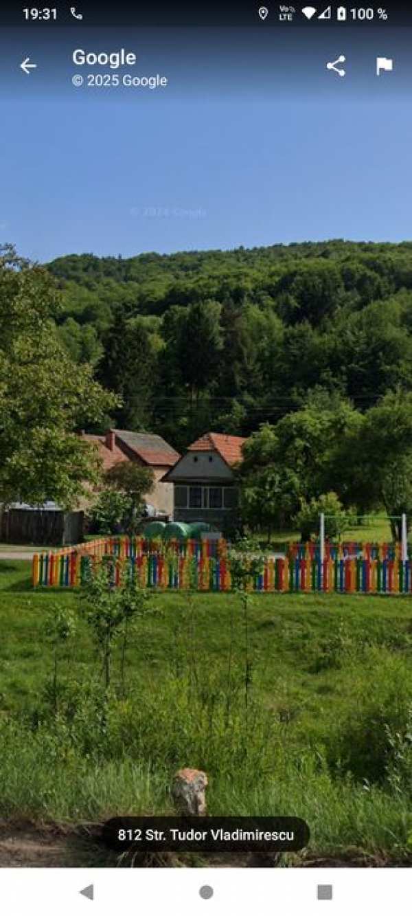 Casă de vânzare cu teren intravilan