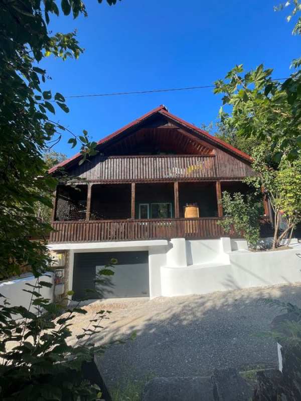 Casa in pădure la doar 5 min. Distanța de Vivo