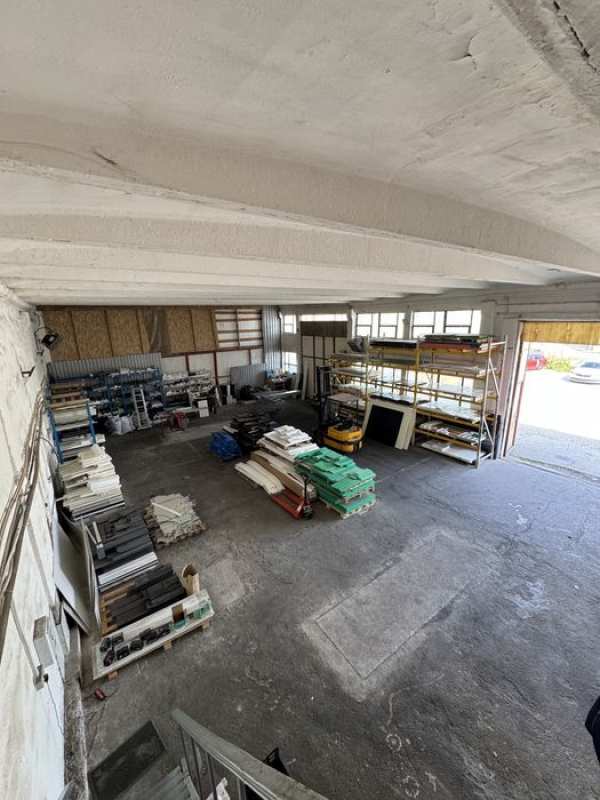 Inchiriez hala/depozit