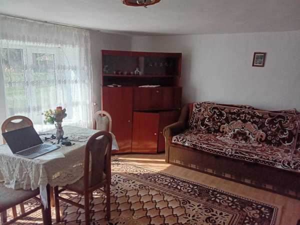 Casa de vanzare cu curte,gradina 2500mp
