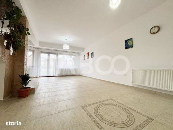 Unitate duplex cu 6 camere curte generoasa de inchiriat zona Buna Ziua