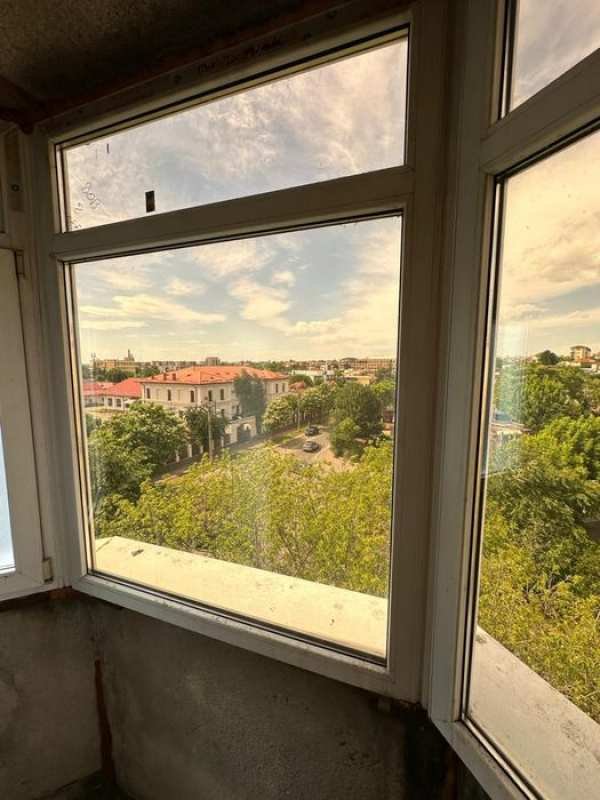 VAND APARTAMENT 3 CAMERE,BALCON