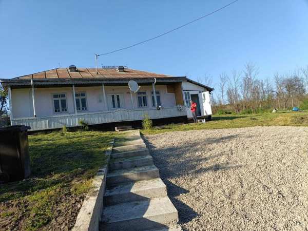 PROPRIETAR - 3250mp Teren, Casă Românești (Iași) - Apă și Canalizare ÎN CASĂ și pe Terasă