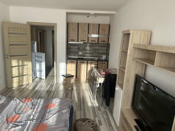 De inchiriat Garsoniera in Blocul Turn de la Unic in centrul orasului Piatra Neamt