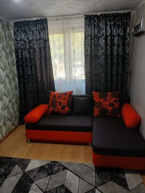 Închiriez apartament cu 2 camere mobilat și utilat