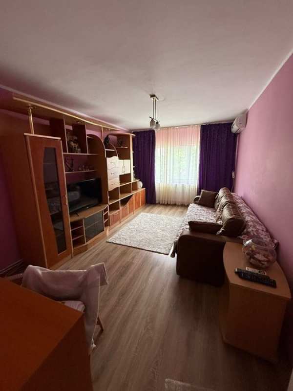 Închiriez apartament KM 5