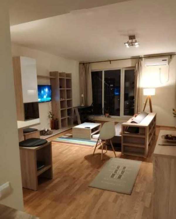 Închiriez apartament 2 camere, loc de parcare și terasă zona Marriott