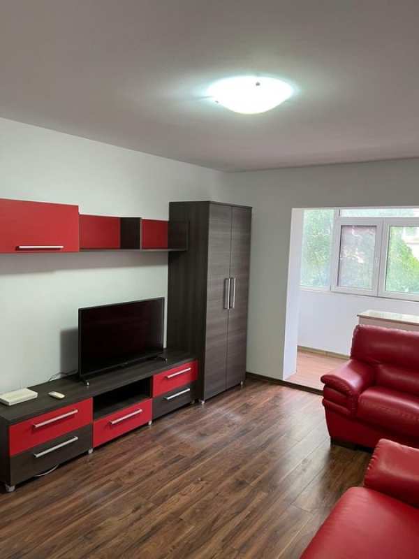 Persoana fizica inchiriez apartam 2 camere dec Gara-Silvestru etaj 1