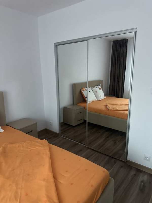 Inchiriez  apartament