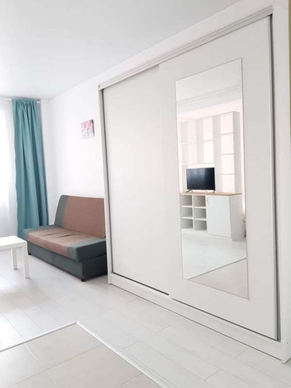 Proprietar Inchiriez garsoniera mare in Militari Residence