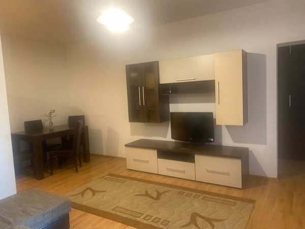 Ap cu 3 camere de inchiriat