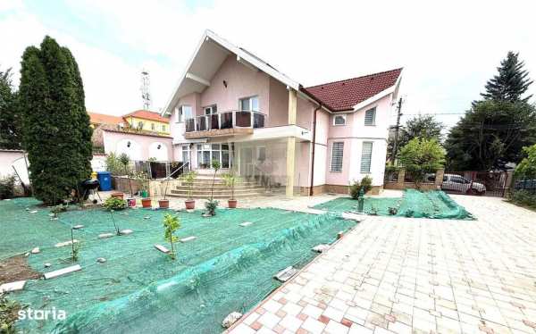 Casa moderna 220 mpu 6 camere 3 bai 2 terase pivnita pe Milea
