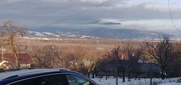 Casă la munte cu priveliște directă spre Munții Căpățânii
