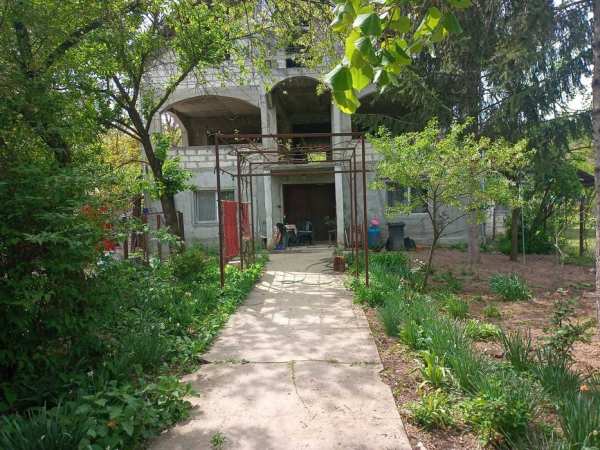 Vila de vanzare S+P+1+M, in Magura, Dambovita, Pret negociabil!