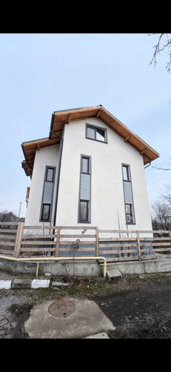 Casă la preț de apartament pe Aurelian Sacerdoțeanu Râmnicu Vâlcea