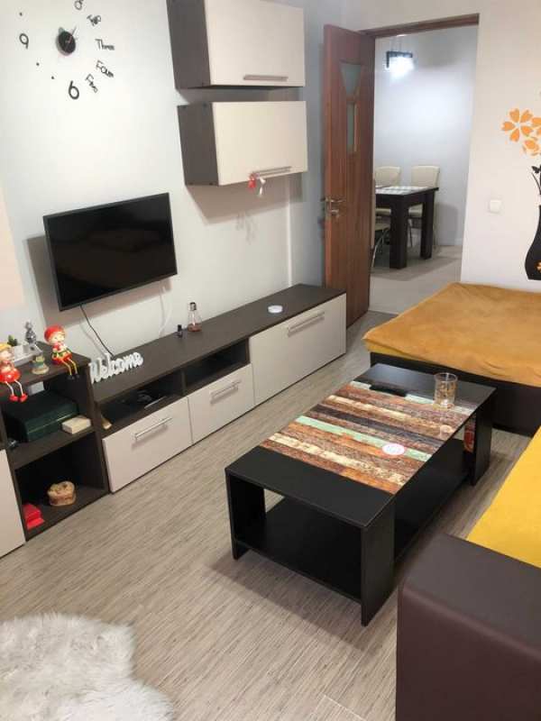 Ap 2 camere de inchiriat - metrou 1 decembrie(direct de la proprietar)