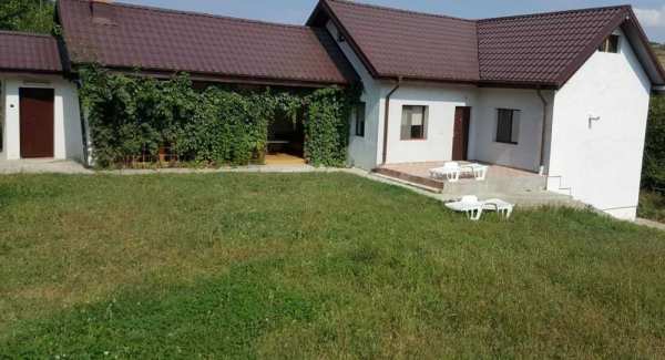 casa 2 camere de inchiriat ( 500m de rond Pacurari )