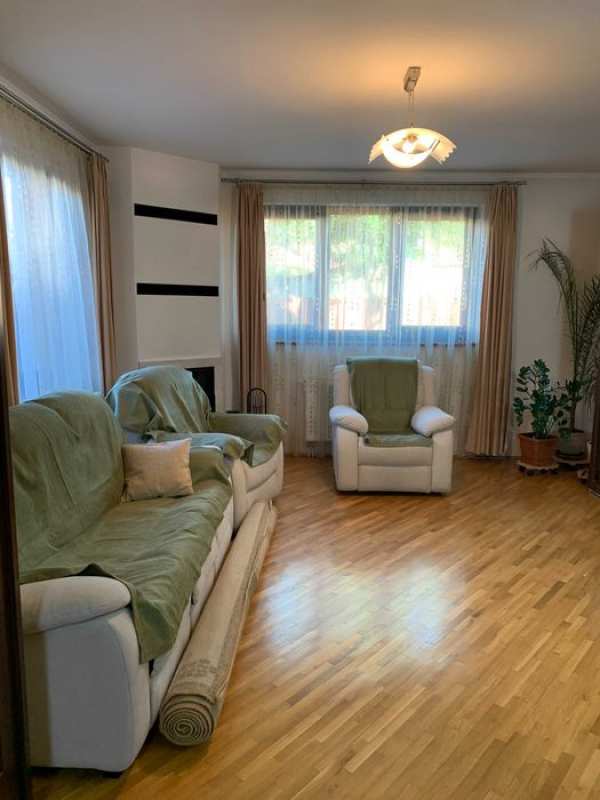 De vanzare casa semicentral zona Hotel Privo, Dambu