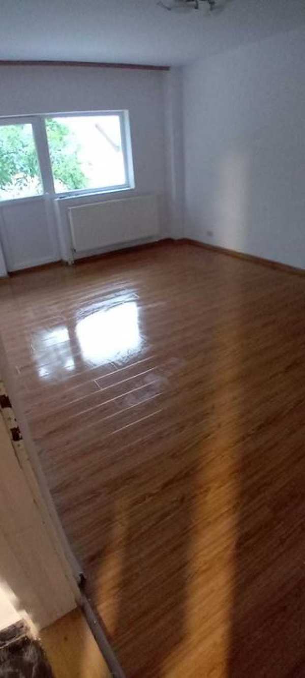 Apartament 3 camere. Zona Borsa - Maramures.