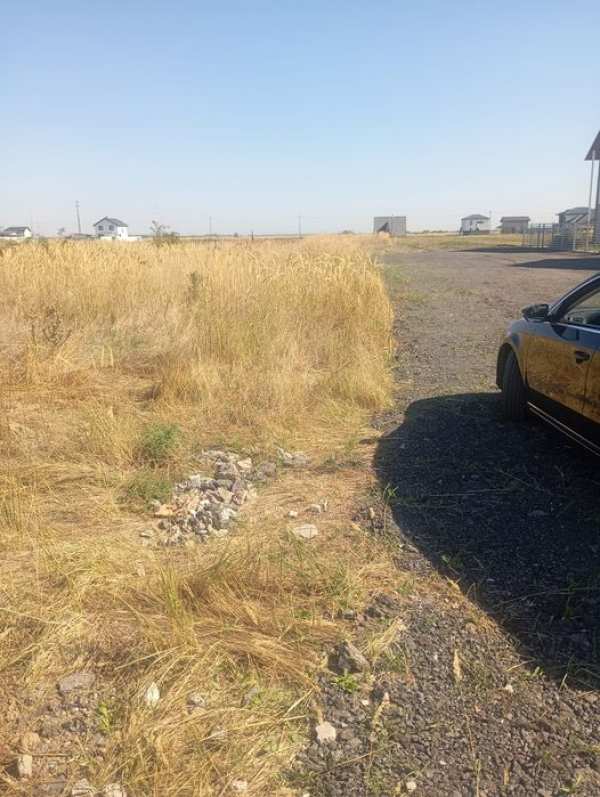 Vand teren langa București.