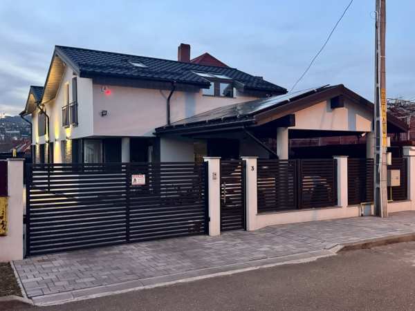 Vand casa premium la cheie in Piatra Neamt