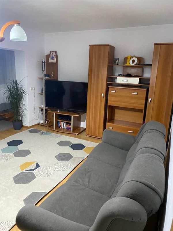 Apartament 2 camere , ultracentral, decomandat , 64 mp utili, etaj 1