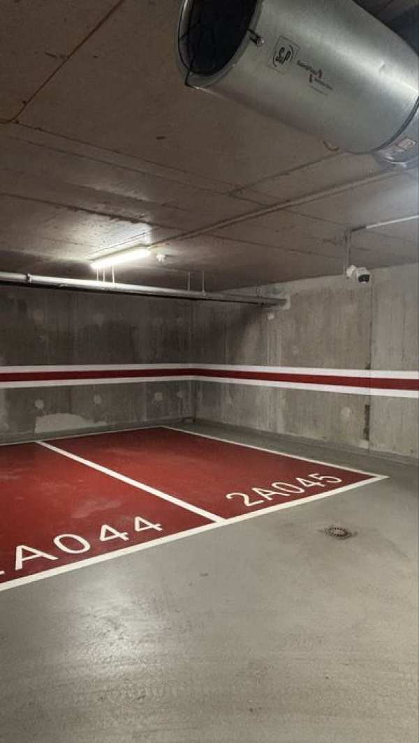Închiriez loc de parcare subterană — Complex Central, Vasile Lascăr 216
