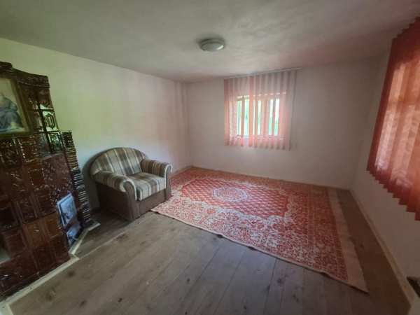 Casa de vanzare+2000mp teren
