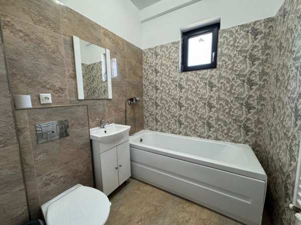 Inchiriez imobil cu 16 ap langa mare,termen lung/contract minim 10 ani