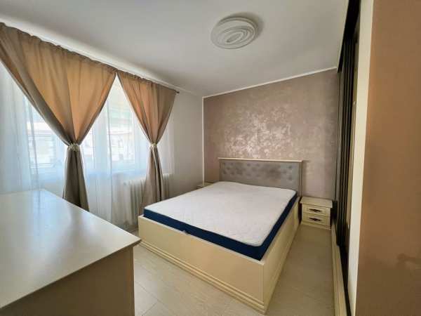 Inchiriez ap. 2 camere.