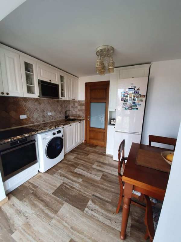 Inchiriez/vand  apartament 2 camere