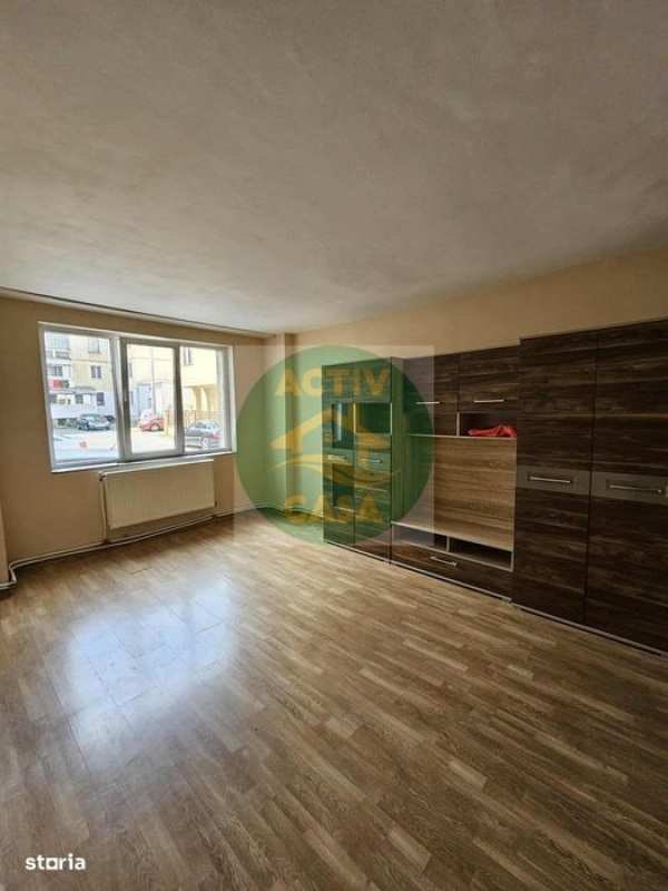 Apartament 3 camere, zona Scoala nr.1