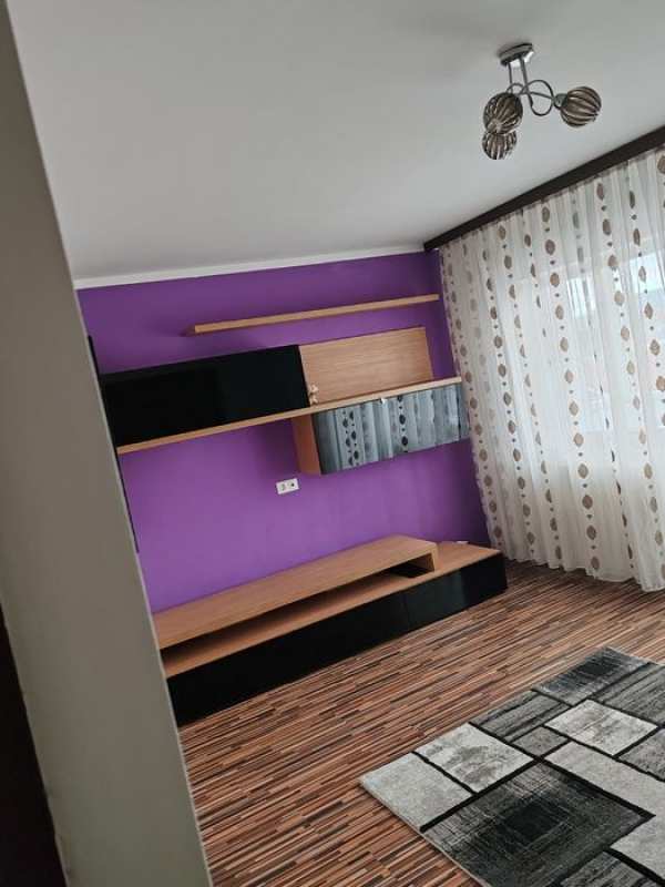 Vând apartament 3 camere
