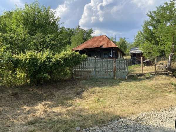 Vand Casă Batranească