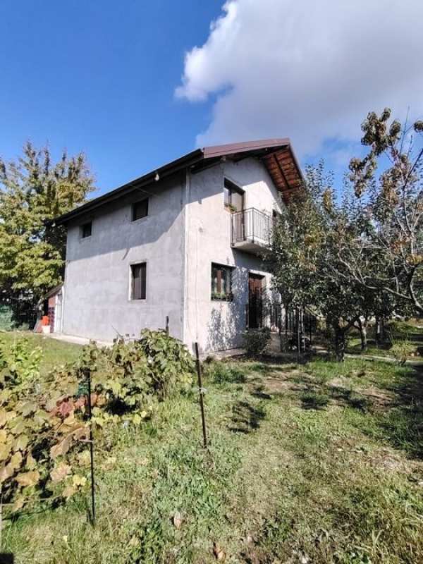 Vând casǎ single V. Lupului