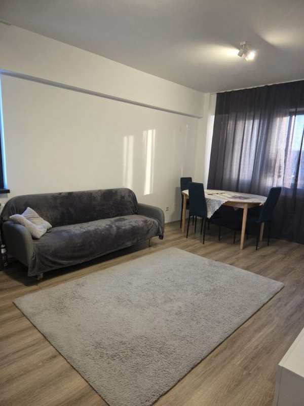 Închiriere apartament 3 camere