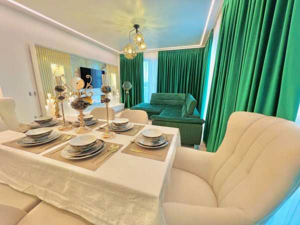 Inchiriez apartament 4 camere Lux complex Lake One