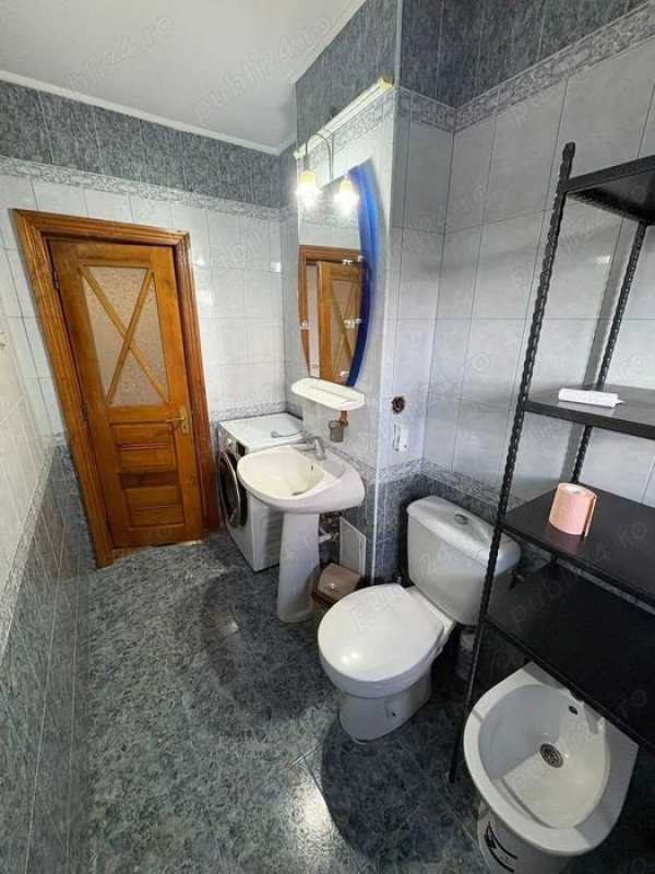 Închiriez apartament cu 2 camere, decomandat, in Unirii Nord