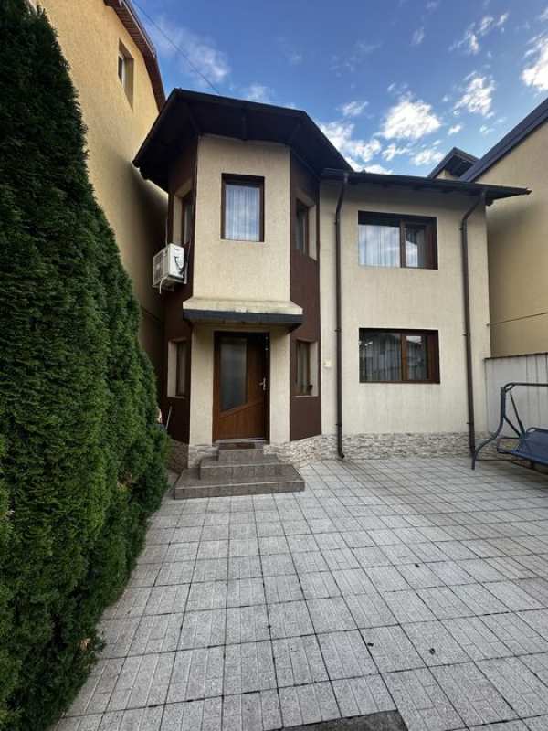 Casa P+1E, 3 camere, zona Republicii - Direct Proprietar