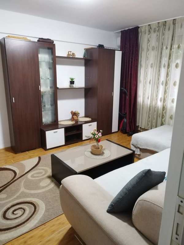ÎNCHIRIEZ Apartament Cernavoda