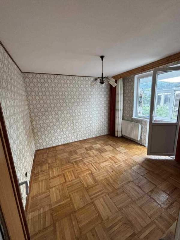 Apartament 2 camere etaj 3/4 Centru Apa Serv