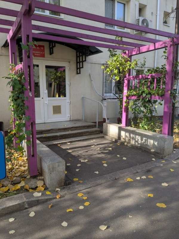 Ofer spre inchiriere garsoniera zona Brancoveanu